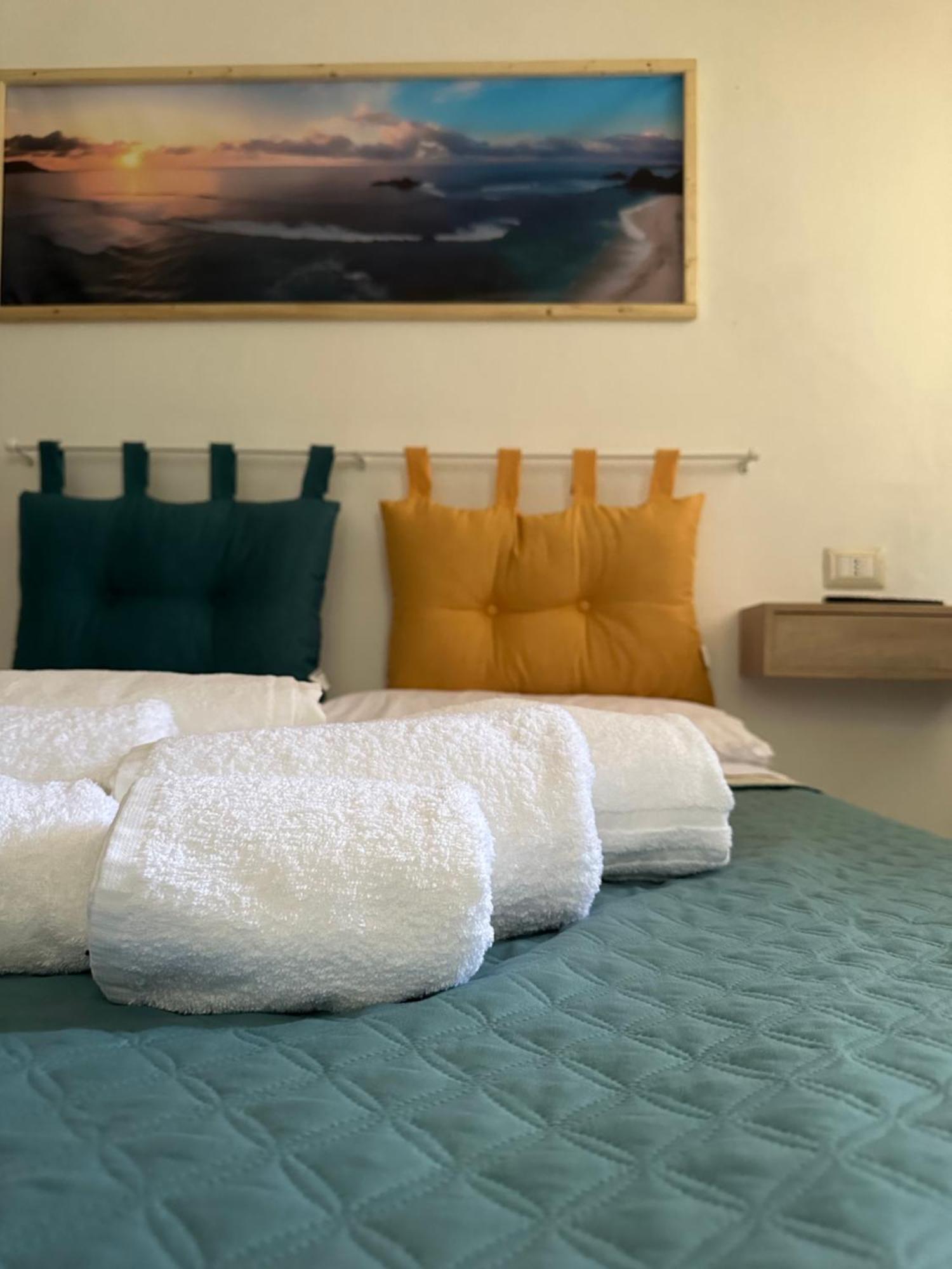 Hotel Moncici House à Porto Torres Extérieur photo