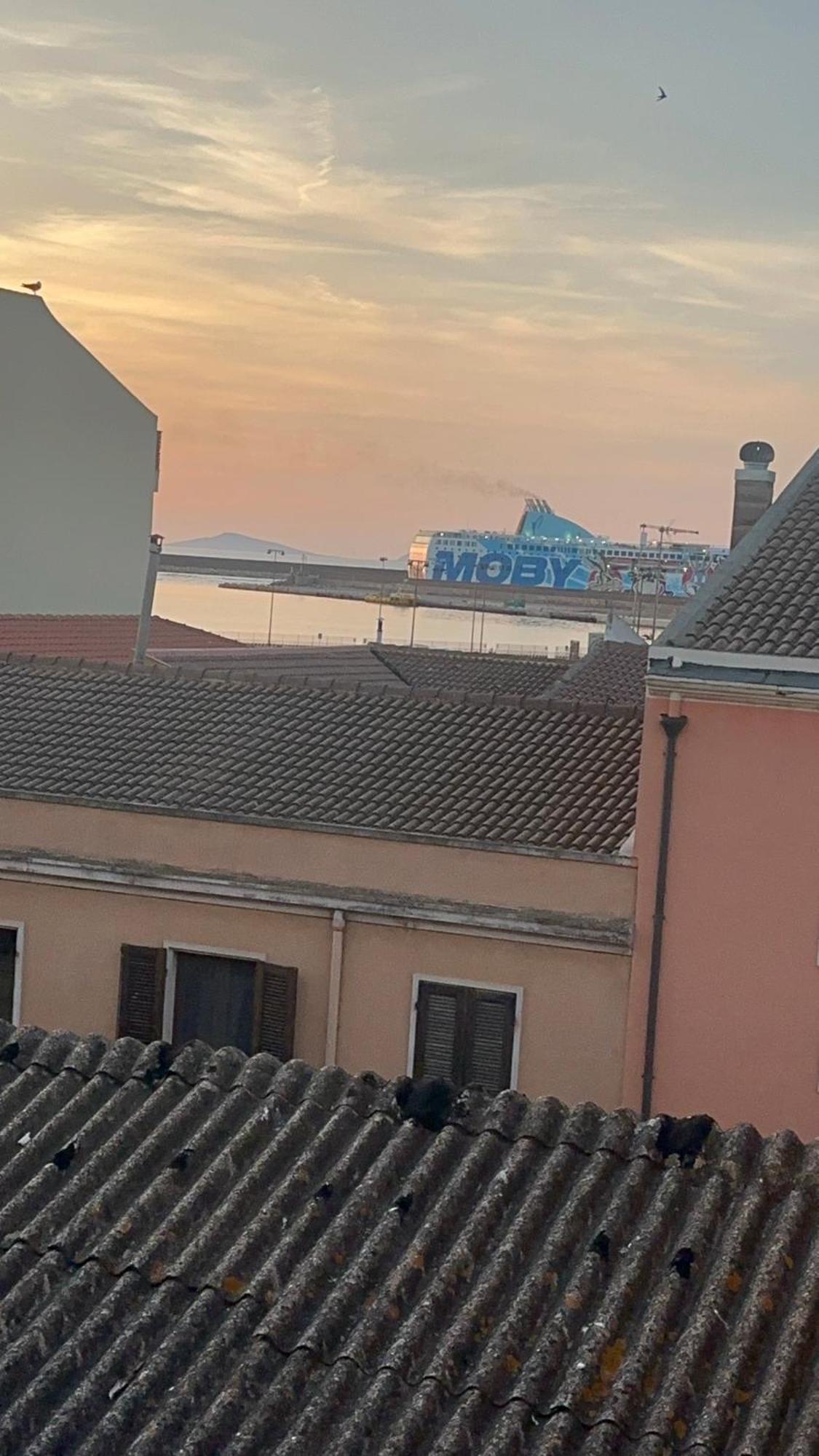 Hotel Moncici House à Porto Torres Extérieur photo
