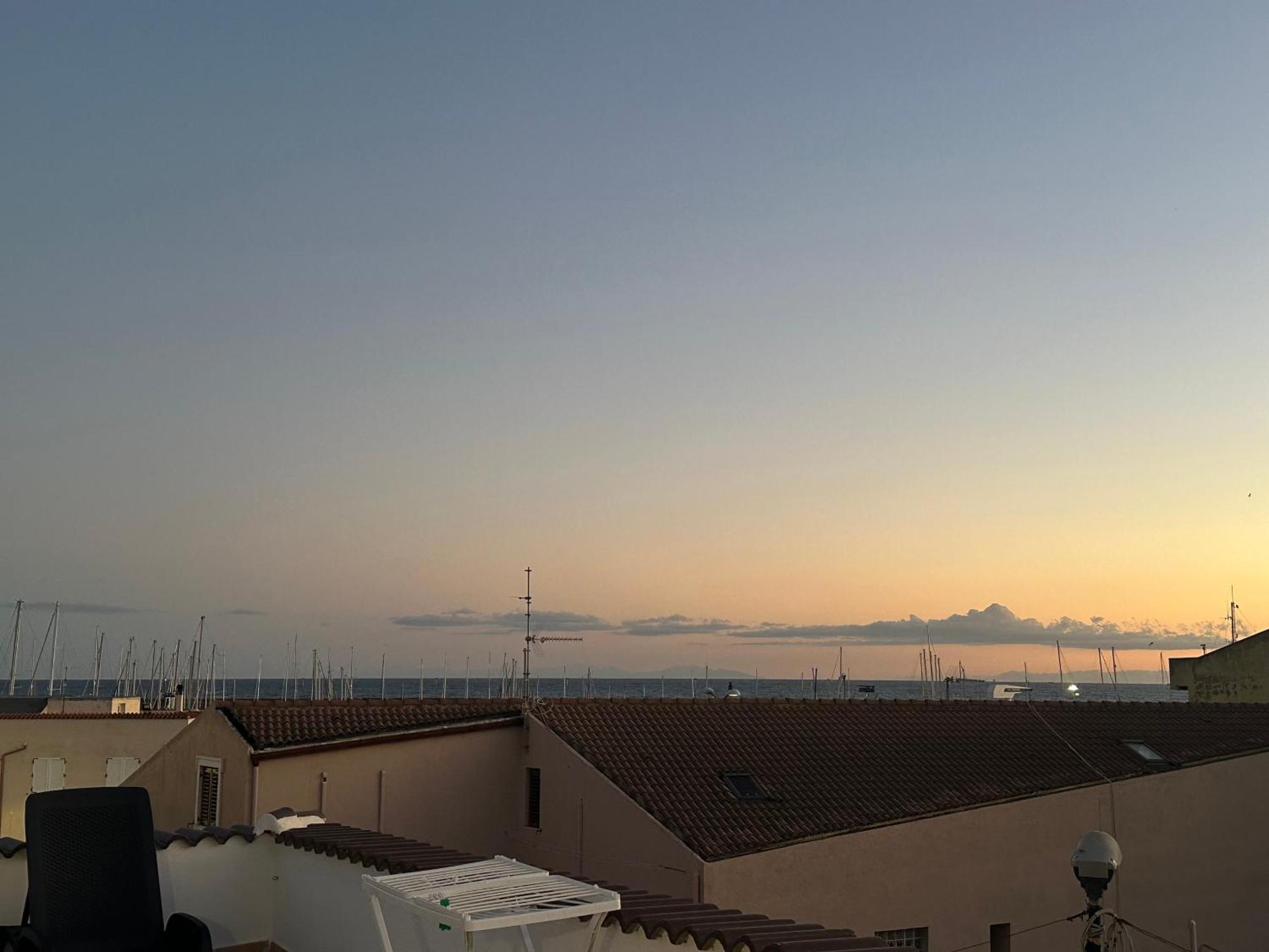 Hotel Moncici House à Porto Torres Extérieur photo